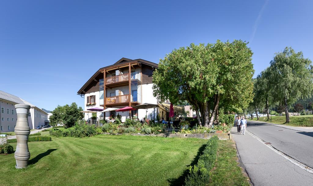 Fruehstueckspension "Schlosswirt" Ossiach Exterior foto